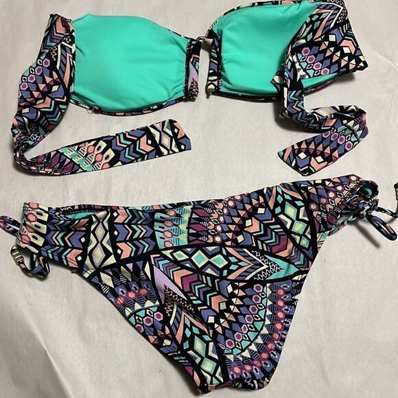 BAR 111 MULTICOLORED 2‎ PIECE SWIMSUIT SIZE M - Picture 2 of 5